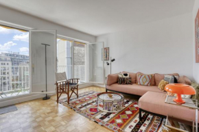 Light & Warm Flat with Balcony - Heart of Paris 15